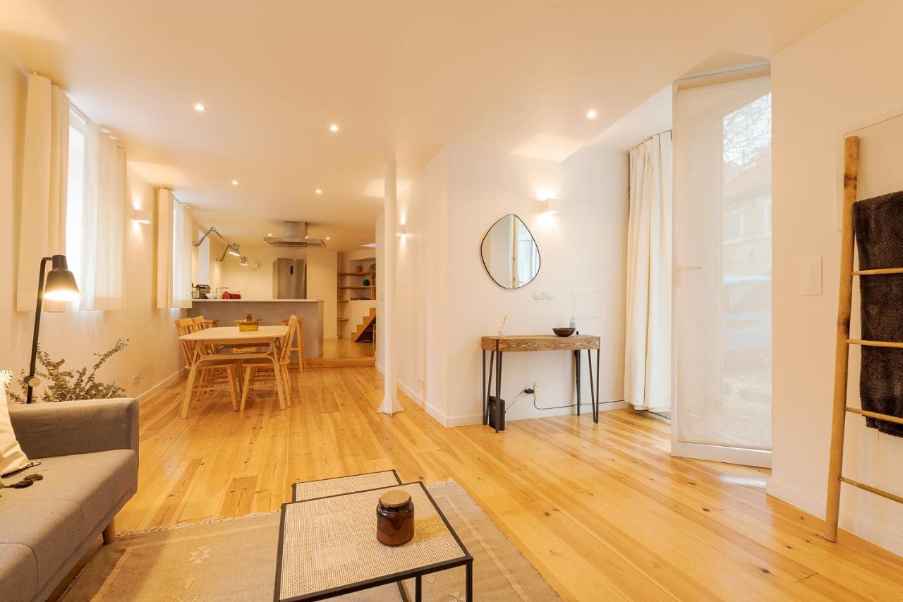The Yellow House Spacious Duplex In Prazeres District Appartement